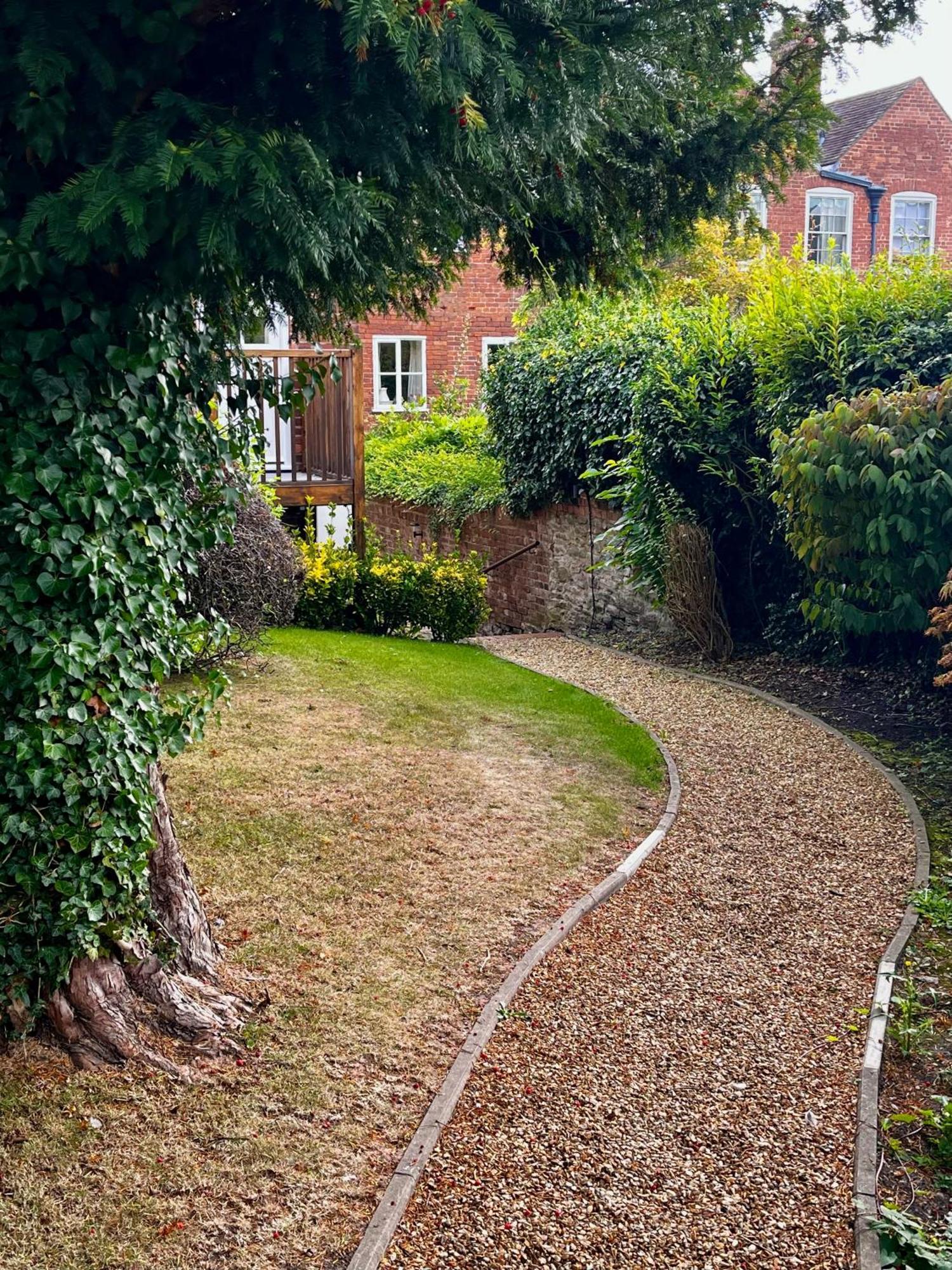 Flower Cottage By Ludlow Castle With Onsite Parking Exterior foto
